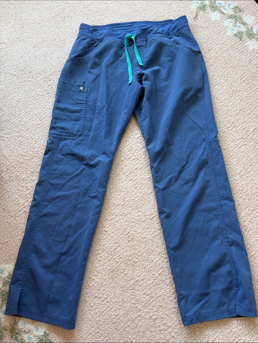 Figs medium standard scrub pants